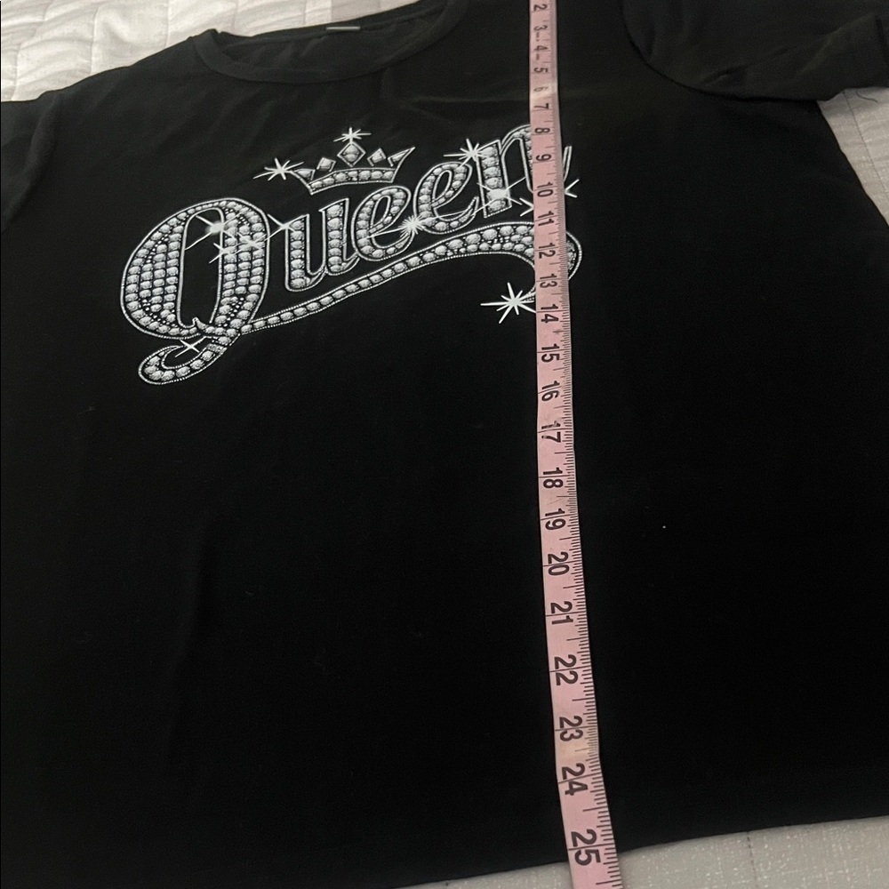 New Black 'Queen' Graphic T-Shirt Size M - Picture 9 of 11